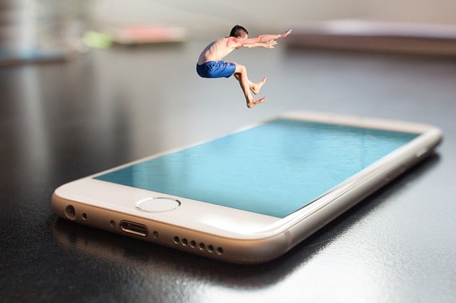 Kind op smartphone Iphone