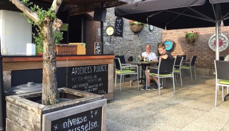 Lekker iets drinken op het terras van La Bonne Heure