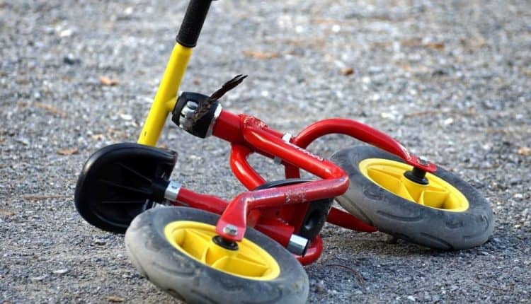 omgevallen fiets achtergelaten