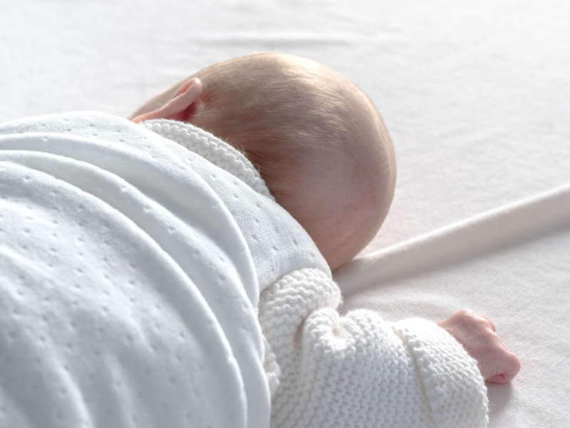 De ontwikkeling van je baby van maand tot maand in het eerste jaar