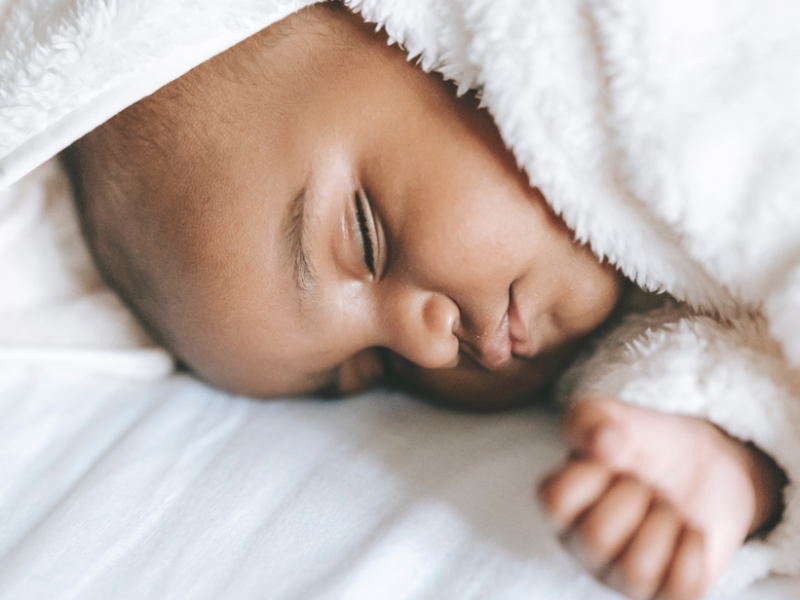 Baby 8 weken oud voeding, ontwikkeling, gewicht, huilen